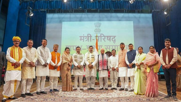 MP Cabinet Oath Ceremony: मध्य प्रदेश में मोहन यादव सरकार के मंत्रिमंडल का पहला विस्तार, कैलाश विजयवर्गीय, प्रहलाद सिंह पटेल ने ली शपथ, देखें पूरी लिस्ट
