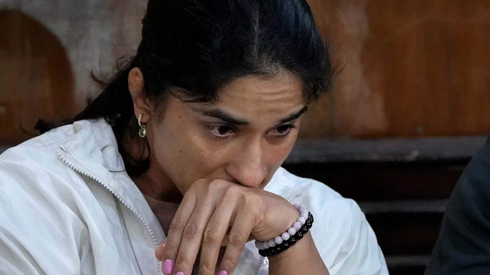 Paris Olympics 2024: टूट गया मेडल का सपना! विनेश फोगाट ज्यादा वजन के चलते हुईं बाहर, अब सिल्वर भी नहीं मिलेगा