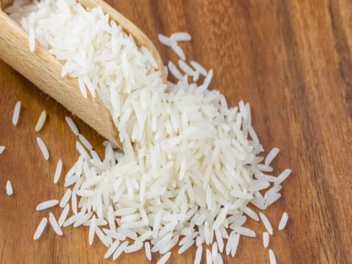Rice Price Fall: इंटरनेशनल मार्केट में गिरे चावल के दाम, सप्लाई बढ़ने से कीमतों में दिख रहा असर Rice Price Fall: इंटरनेशनल मार्केट में गिरे चावल के दाम, सप्लाई बढ़ने से कीमतों में दिख रहा असर