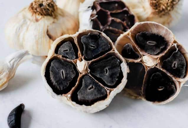 Diabetes: काले लहसुन से ब्लड शुगर और BP रहता है कंट्रोल, जानिए कैसे करें सेवन