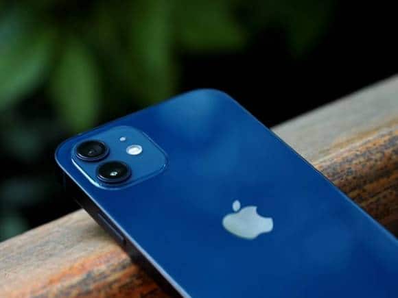 iPhone पानी में गिर जाए तो भूलकर भी ना लगाएं ये देसी जुगाड़, कंपनी ने दी चेतावनी