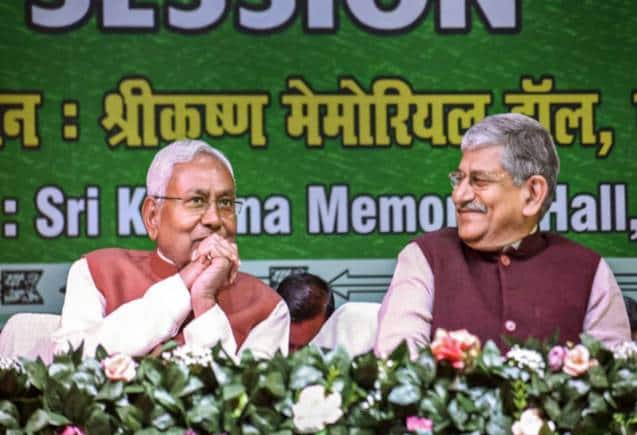 JDU Meeting: ललन सिंह ने JDU अध्यक्ष पद से दिया इस्तीफा! नीतीश कुमार ने संभाली पार्टी की कमान JDU Meeting: ललन सिंह ने JDU अध्यक्ष पद से दिया इस्तीफा! नीतीश कुमार ने संभाली पार्टी की कमान