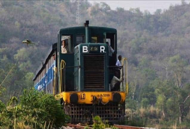 Indian Railways: इस ट्रेन में 75 साल से यात्री फ्री में कर रहे सफर, नहीं लगता टिकट, जानिए क्यों