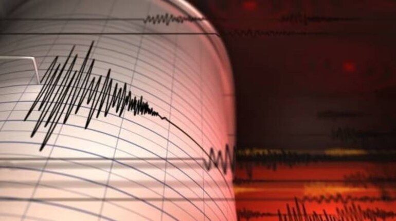 Jammu and Kashmir Earthquake: भूकंप के झटकों से कांपी धरती, रिक्टर स्केल पर  3.9 मापी गई तीव्रता | Moneycontrol Hindi