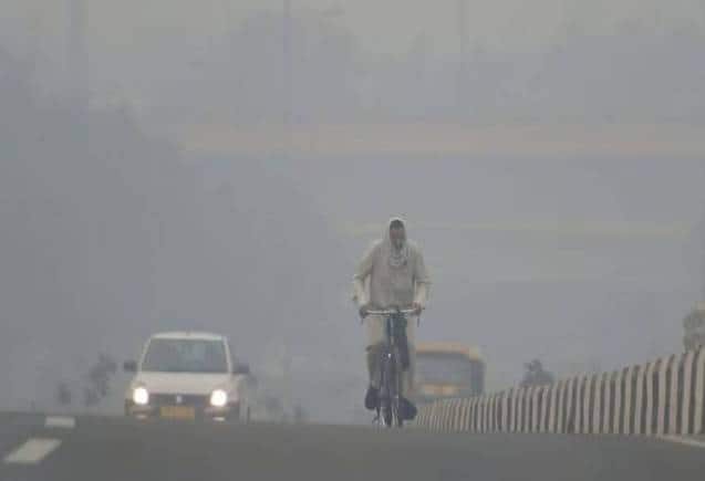 Weather Update: हरियाणा-पंजाब से UP तक शीतलहर का अलर्ट, दिल्ली समेत कई राज्यों में घना कोहरा, ट्रेनों की थमी रफ्तार