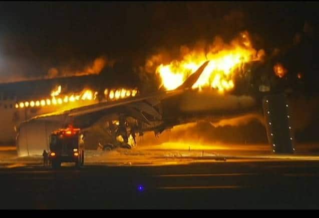 Japan Airlines Fire: टोक्यो में जापान एयरलाइंस के प्लेन में लगी भीषण आग, बाल-बाल बचे 379 यात्री