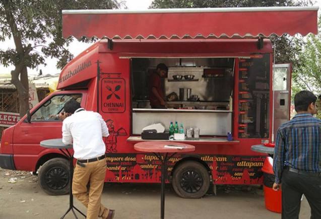 Business Idea: शुरू करें चलता-फिरता रेस्टोरेंट का बिजनेस, रोजाना होगी मोटी कमाई