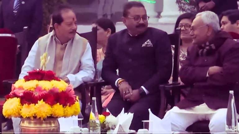 बिहार: राजभवन समारोह में नीतीश कुमार तो शामिल हुए, लेकिन नहीं दिखे तेजस्वी और RJD नेता, CM बोले- जो नहीं आए उन्हें पूछिए