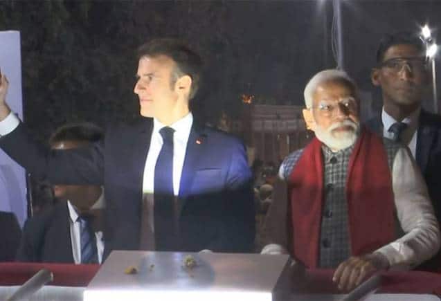 PM मोदी और फ्रांसीसी राष्ट्रपति मैक्रों ने जयपुर में किया मेगा रोड शो, हवा महल का किया दौरा