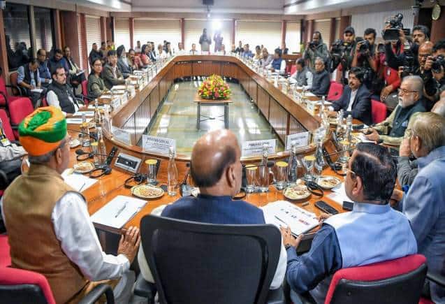 Budget 2024: बजट सत्र से पहले सर्वदलीय बैठक में तनातनी, कांग्रेस ने CBI-ED के 'दुरुपयोग' का लगाया आरोप