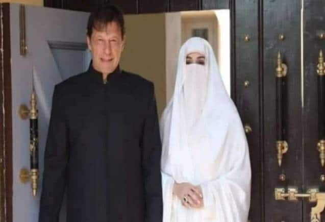 Imran Khan: अधर में लटका इमरान खान का राजनीतिक भविष्य, भ्रष्टाचार मामले में पूर्व पीएम और उनकी पत्नी को 14 साल की जेल