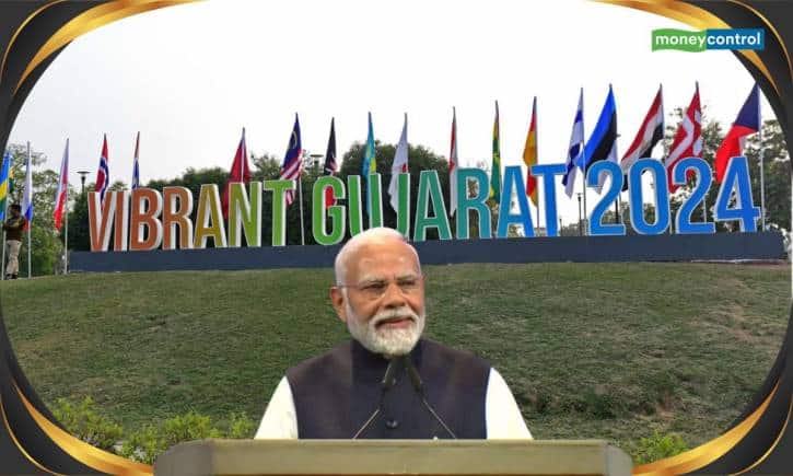 Vibrant Gujarat Global Summit में इन हस्तियों के साथ दिखाई दिए पीएम मोदी, सामने आईं तस्वीरें Vibrant Gujarat Global Summit में इन हस्तियों के साथ दिखाई दिए पीएम मोदी, सामने आईं तस्वीरें