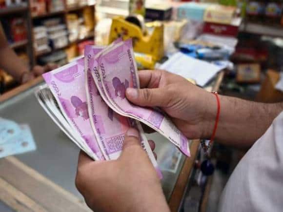 7th Pay Commission: सरकारी कर्मचारियों का DA मार्च में बढ़ेगा 4%, इतनी बढ़कर आएगी सैलरी