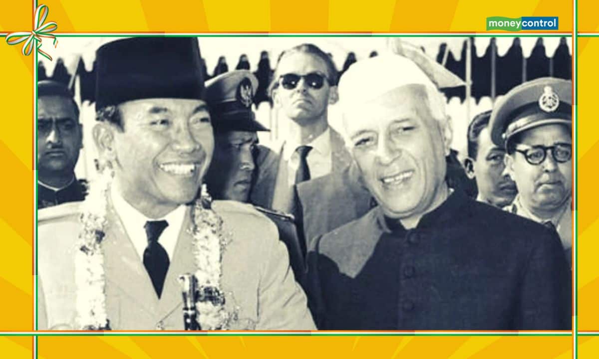 इंडोनेशिया के राष्ट्रपति सुकर्णो भारत के गणतंत्र दिवस परेड के पहले मुख्य अतिथि थे।