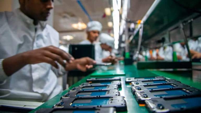 Budget 2024 : जीटीआरआई ने स्मार्टफोन के कंपोनेंट्स पर इंपोर्ट ड्यूटी नहीं घटाने की दी सलाह