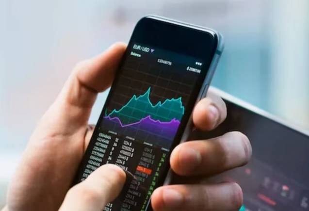 Budget से पहले स्टॉक मार्केट में जोरदार तेजी, रेड जोन से निकलकर Sensex-Nifty में 1% का उछाल Budget से पहले स्टॉक मार्केट में जोरदार तेजी, रेड जोन से निकलकर Sensex-Nifty में 1% का उछाल