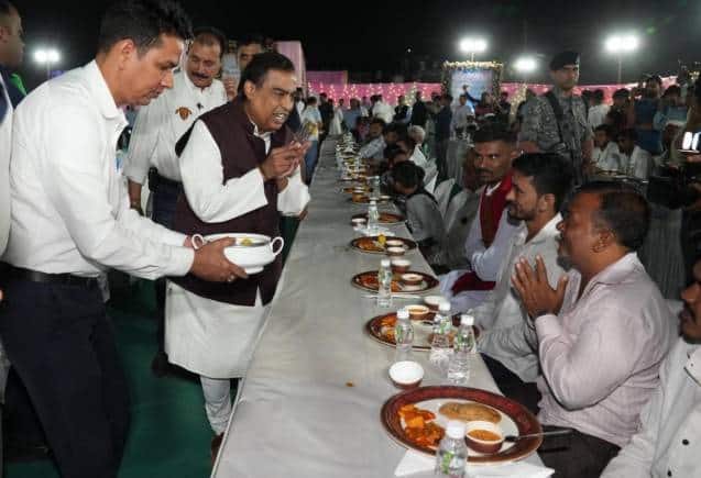 अनंत-राधिका की प्री वेडिंग ‘अन्न सेवा’ से शुरू, 51,000 लोगों को कराया गया भोजन