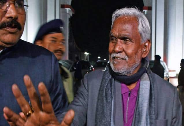 Champai Soren: चंपई सोरेन बने झारखंड के 12वें मुख्यमंत्री, RJD और कांग्रेस के मंत्रियों ने भी ली शपथ Champai Soren: चंपई सोरेन बने झारखंड के 12वें मुख्यमंत्री, RJD और कांग्रेस के मंत्रियों ने भी ली शपथ