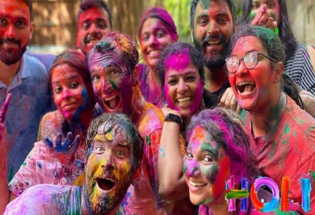 Holi 2024: स्वस्थ और सुरक्षित होली कैसे खेलें? यहां जानिए टिप्स