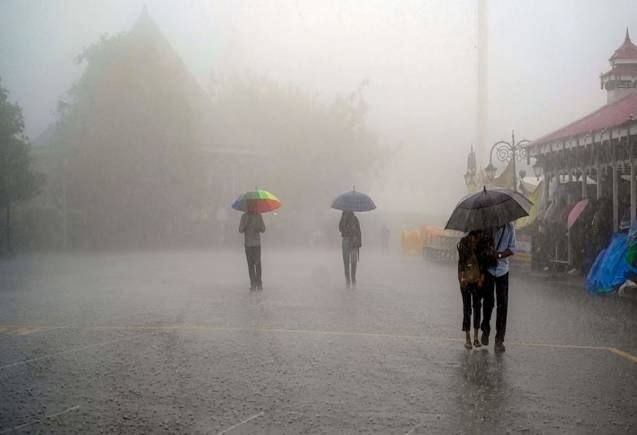 Weather Update: फिर बदलेगा मौसम का मिजाज, इन राज्यों में दो दिन तक बारिश और ओले गिरने के आसार, जानिए अपने शहर में मौसम का हाल Weather Update: फिर बदलेगा मौसम का मिजाज, इन राज्यों में दो दिन तक बारिश और ओले गिरने के आसार, जानिए अपने शहर में मौसम का हाल