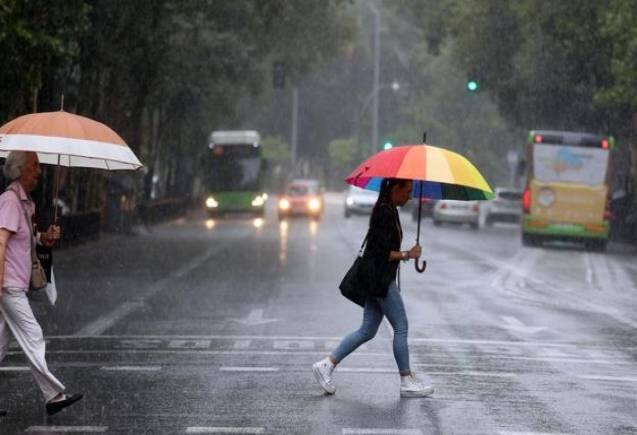 Weather Update:  UP समेत इन राज्यों में बारिश के आसार, यहां गिर सकते हैं ओले, जानिए अपने शहर में मौसम का हाल