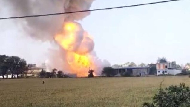 MP Blast Video: मध्य प्रदेश के हरदा में पटाखा फैक्ट्री में भीषण धमाका! 11 लोगों की मौत और 150 घायल, PM और राष्ट्रपति ने जताया दुख