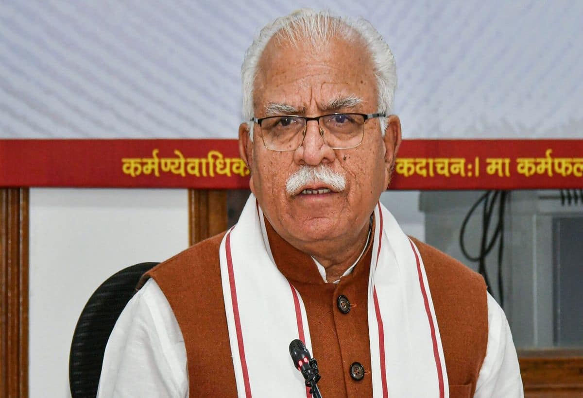 Haryana Election: खट्टर परिवार में दरार! पूर्व CM मनोहर लाल के भतीजे ने थामा कांग्रेस का हाथ