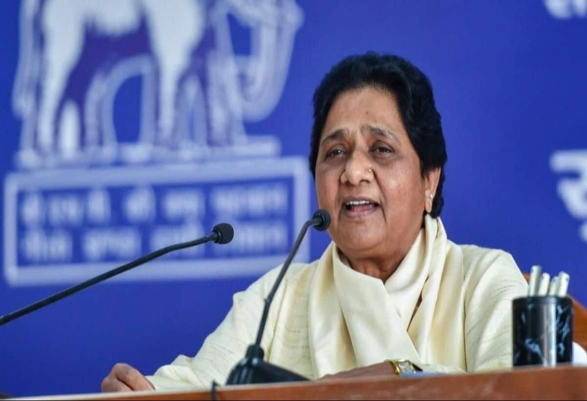 UP Lok Sabha Elections 2024: मैनपुरी से डिंपल यादव के खिलाफ BSP ने बदला उम्मीदवार, काशी में पीएम मोदी को टक्कर देंगे लारी