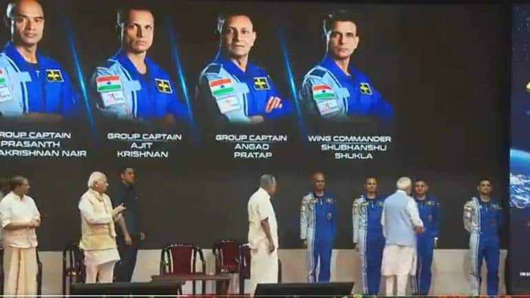 ISRO Gaganyaan Mission: ये चार अंतरिक्ष यात्री छूएंगे आसमान की ऊंचाई, PM मोदी ने गगनयान मिशन के लिए चार पायलट के नामों की घोषणा की