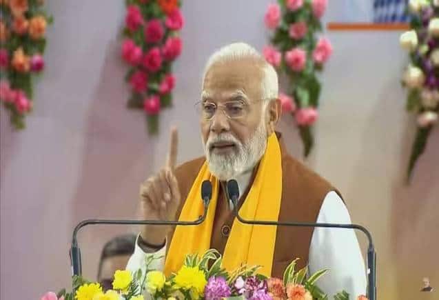 PM Modi Varanasi Visit Live: पीएम मोदी ने कहा कि काशी तो सर्वविद्या की राजधानी है। 