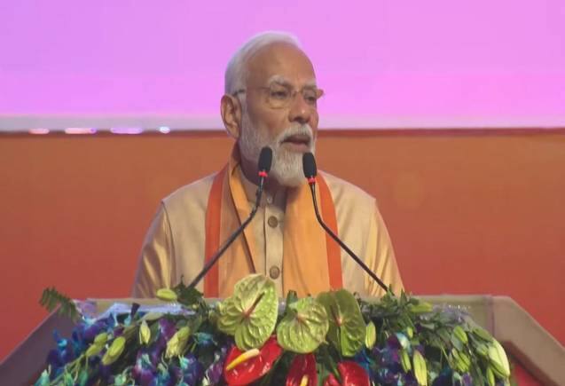 PM Modi UP Visit: पीएम मोदी ने लखनऊ में ग्राउंड-ब्रेकिंग सेरेमनी 4.0 का किया उद्घाटन, यूपी को दी 10 लाख करोड़ की सौगात