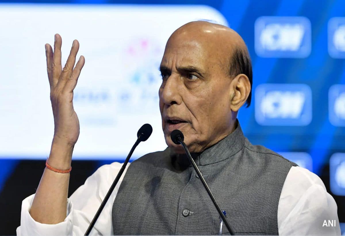 Loksabha Elections 2024: 'तानाशाही' के आरोपों पर राजनाथ ने कहा, मां के अंतिम संस्कार के लिए भी मुझे नहीं मिली थी पेरोल