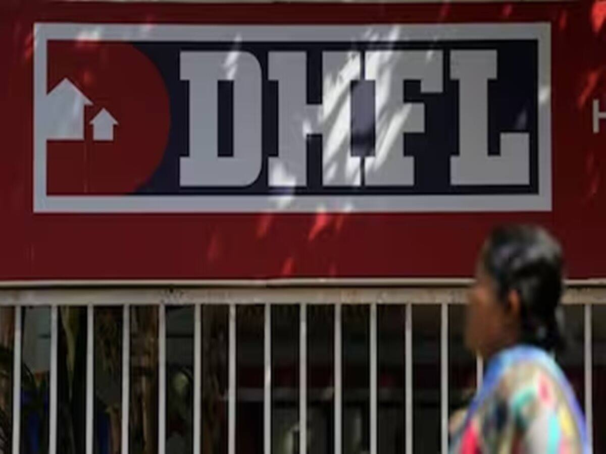 Dheeraj Wadhawan arrested: DHFL के पूर्व डायरेक्टर को सीबीआई ने किया गिरफ्तार, बैंक फ्रॉड से जुड़ा है मामला Dheeraj Wadhawan arrested: DHFL के पूर्व डायरेक्टर को सीबीआई ने किया गिरफ्तार, बैंक फ्रॉड से जुड़ा है मामला