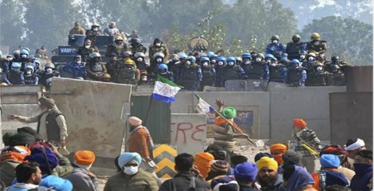 किसान आंदोलन से ट्रेडर्स को हुआ 300 करोड़ का नुकसान, हाईवे ब्लॉक होने से बढ़ रही है परेशानी किसान आंदोलन से ट्रेडर्स को हुआ 300 करोड़ का नुकसान, हाईवे ब्लॉक होने से बढ़ रही है परेशानी