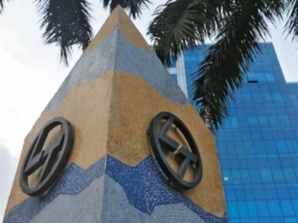 L&T Share Price: कमजोर मार्केट में भी 2% चढ़े शेयर, मुनाफे के लिए अपनाएं यह स्ट्रैटेजी L&T Share Price: कमजोर मार्केट में भी 2% चढ़े शेयर, मुनाफे के लिए अपनाएं यह स्ट्रैटेजी