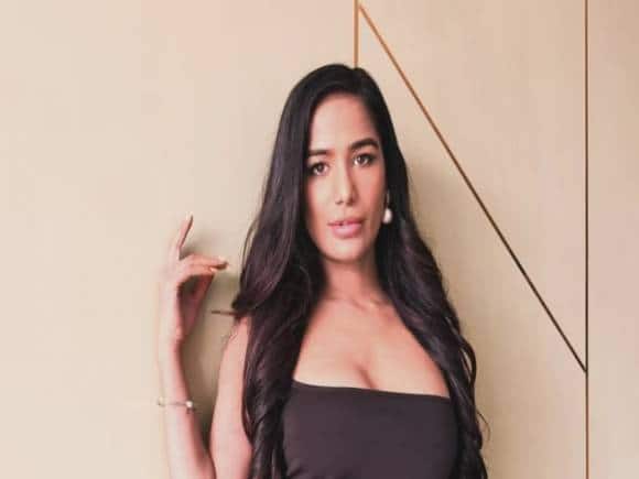 जिंदा हैं Poonam Pandey, खुद सामने आकर मांगी माफी, बताई ये वजह