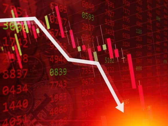 Stock Market: 200 से ज्यादा स्मॉलकैप शेयर 10-40% लुढ़के, क्या आने वाले दिनों में निफ्टी में आ सकती है गिरावट?