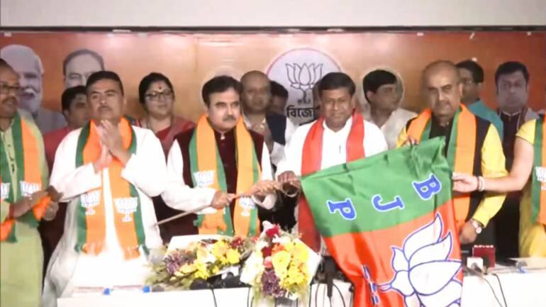 Lok Sabha Elections 2024: पूर्व जज अभिजीत गंगोपाध्याय BJP में हुए शामिल, कलकत्ता HC से इस्तीफा देकर राजनीति में आए Lok Sabha Elections 2024: पूर्व जज अभिजीत गंगोपाध्याय BJP में हुए शामिल, कलकत्ता HC से इस्तीफा देकर राजनीति में आए
