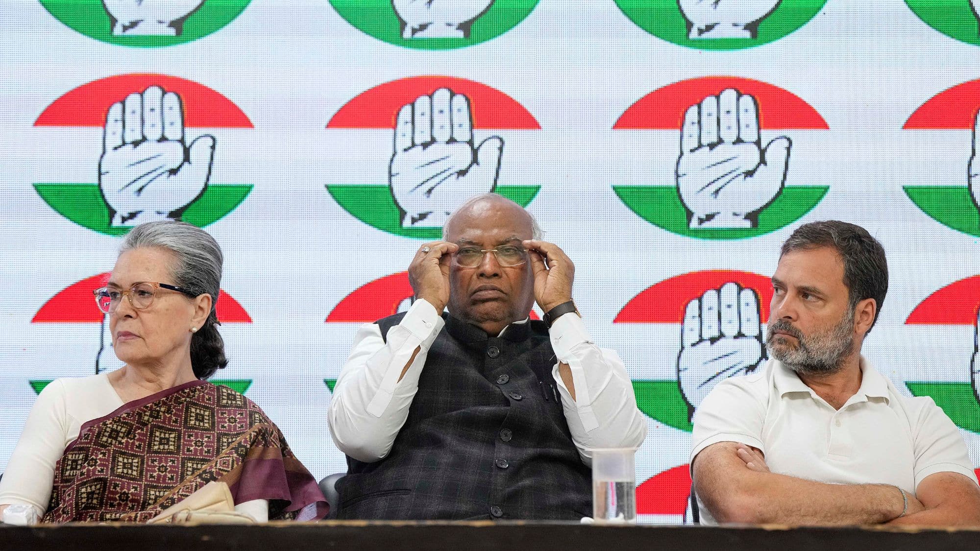 जम्मू कश्मीर चुनाव: निर्दलीय पर्चा भरने वाले बागियों से खफा हुई कांग्रेस, सभी को भेजा कारण बताओ नोटिस