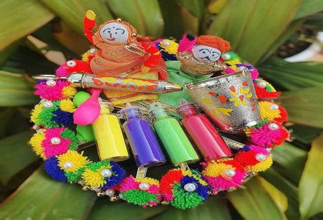 Business Idea: होली के मौके पर शुरू करें गिफ्ट बास्केट का बिजनेस, होगी बंपर कमाई