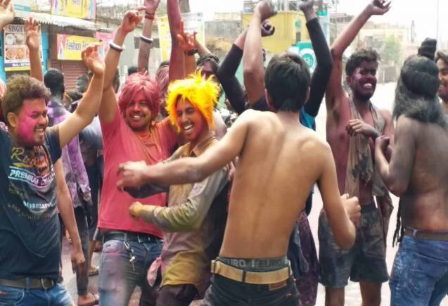 Holi 2024 Tips: होली की पार्टी में हैंगओवर और भांग नशा कैसे उतारें? ये रहे देसी उपाय