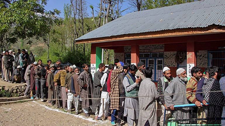 Jammu Kashmir: क्या इन तीन कारणों के चलते जम्मू कश्मीर में लोकसभा चुनाव के साथ नहीं कराए जा रहे विधानसभा चुनाव Jammu Kashmir: क्या इन तीन कारणों के चलते जम्मू कश्मीर में लोकसभा चुनाव के साथ नहीं कराए जा रहे विधानसभा चुनाव