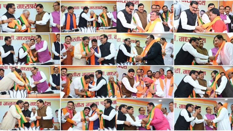 'तेरी गाली सुनी...' पूर्व कांग्रेस नेता को BJP में शामिल करते हुए ये क्या बोल गए कैलाश विजयवर्गीय, Video Viral 'तेरी गाली सुनी...' पूर्व कांग्रेस नेता को BJP में शामिल करते हुए ये क्या बोल गए कैलाश विजयवर्गीय, Video Viral