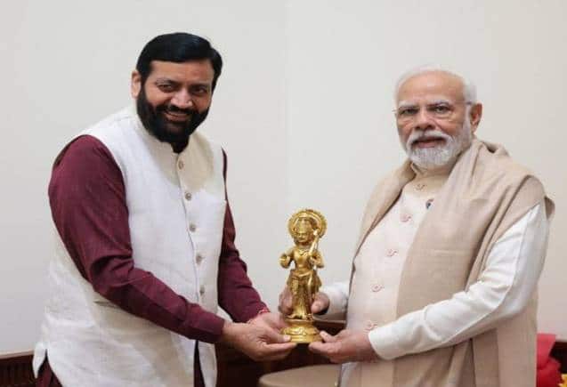 OBC चेहरा और मनोहर लाल खट्टर के करीबी...इस वजह से BJP ने नायब सिंह सैनी पर लगाया दांव OBC चेहरा और मनोहर लाल खट्टर के करीबी...इस वजह से BJP ने नायब सिंह सैनी पर लगाया दांव