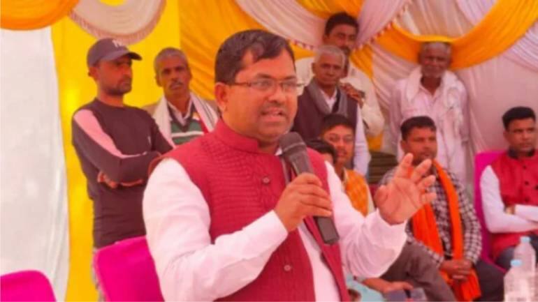 'निर्दोष साबित होने तक चुनाव नहीं लड़ूंगा', MMS वायरल होने के बाद बाराबंकी से BJP सांसद उपेंद्र सिंह रावत का ऐलान, BJP ने बनाया था उम्मीदवार 'निर्दोष साबित होने तक चुनाव नहीं लड़ूंगा', MMS वायरल होने के बाद बाराबंकी से BJP सांसद उपेंद्र सिंह रावत का ऐलान, BJP ने बनाया था उम्मीदवार
