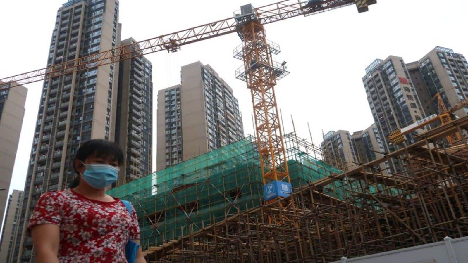 Property: नोएडा में अप्रैल से बढ़ेंगे सर्किल रेट! 20 से 70 फीसदी तक होगा इजाफा