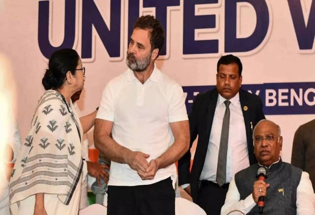 'PM मोदी नाराज न हो जाएं इसलिए...' TMC उम्मीदवारों की लिस्ट पर कांग्रेस का पलटवार 'PM मोदी नाराज न हो जाएं इसलिए...' TMC उम्मीदवारों की लिस्ट पर कांग्रेस का पलटवार