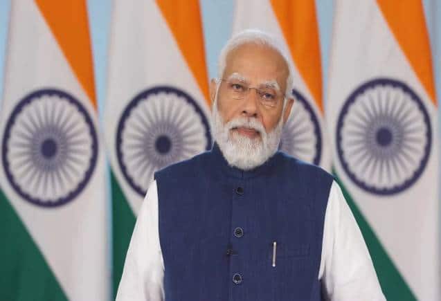 PM मोदी ने 3 सेमीकंडक्टर प्रोजेक्ट की रखी आधारशिला, बोले- 'चिप मैन्युफैक्चरिंग सिर्फ इंडस्ट्री नहीं, बल्कि विकास का द्वार है'