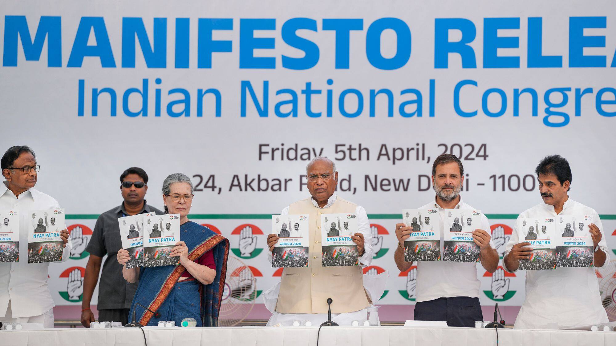 Congress Manifesto: कांग्रेस के घोषणा पत्र में आपके लिए क्या? लोकसभा चुनाव से पहले पार्टी ने की वादों की बौछार