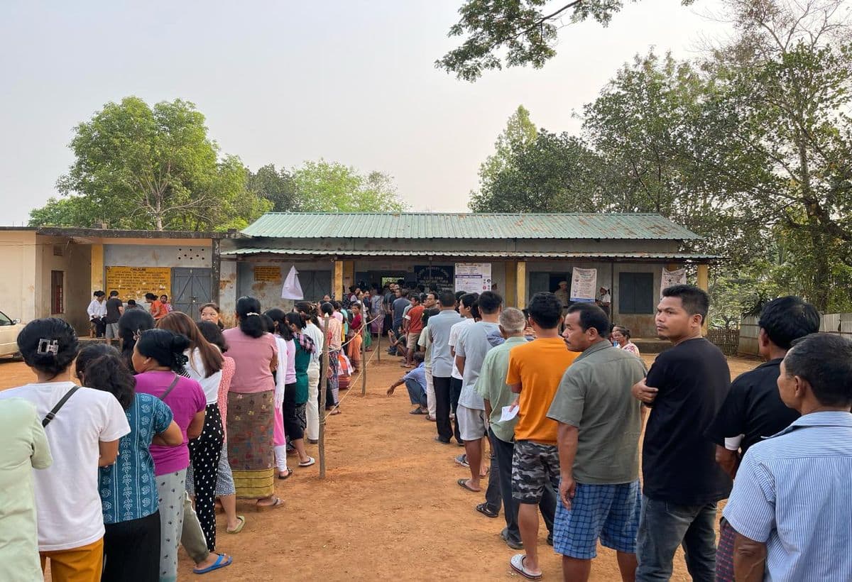 Elections 2024 Voting: वोट डालने जा रहे मतदाता इन बातों का रखें ख्याल, जानें पोलिंग बूथ पर क्या करें और क्या न करें Elections 2024 Voting: वोट डालने जा रहे मतदाता इन बातों का रखें ख्याल, जानें पोलिंग बूथ पर क्या करें और क्या न करें